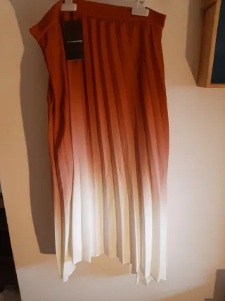 Falda Sfera Ombré Plisada caldera y Blanca