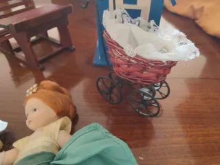 Vecchie bambole in porcellana