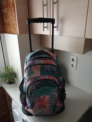 Mochila con carrito y estampado floral