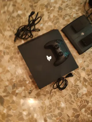 Volante PS4 con pedali come nuovo in vendita