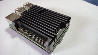 Raspberry Pi 4 8GB, fuente oficial y carcasa disip