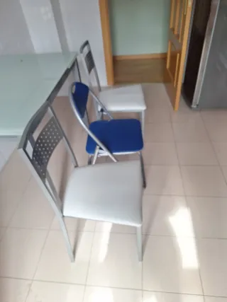 3 Sillas Metálicas Tapizadas