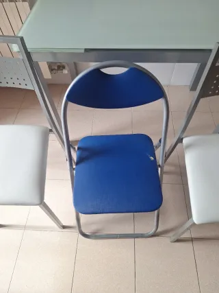 3 Sillas Metálicas Tapizadas