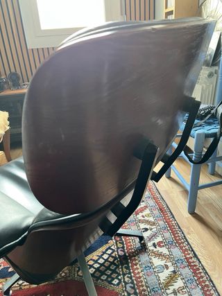 Sillón estilo Eames piel sintetica pie giratorio.