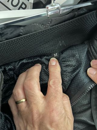 Mono de moto cuero negro