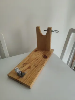Jamonero de madera y metal
