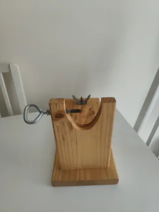 Jamonero de madera y metal