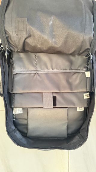Mochila Eastpak Negra Ordenador 16