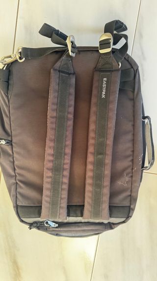 Mochila Eastpak Negra Ordenador 16