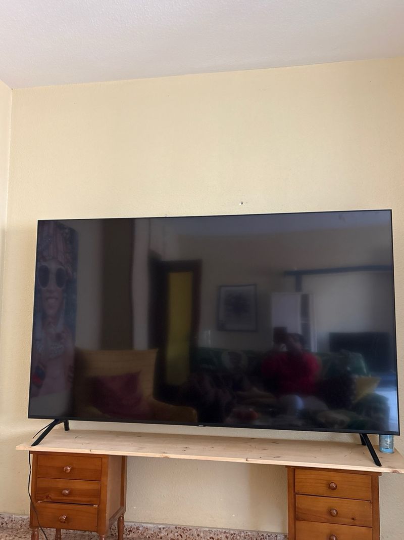 URGE VENDER Samsung QLED 82 QE82Q70R Smart TV