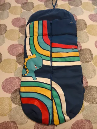 Saco para Silla de Paseo Tuctuc Dinosaurio Arcoíri