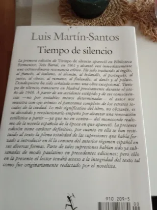 Tiempo De Silencio (Spanish Edition)