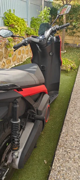 Seat Mo Scooter Eléctrica-nuevisima (400 km)
