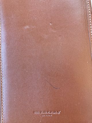 Cartera Burberry Beige Cuero