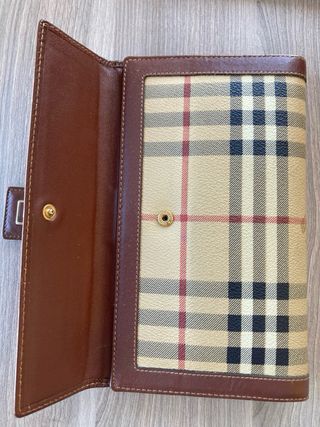 Cartera Burberry Beige Cuero