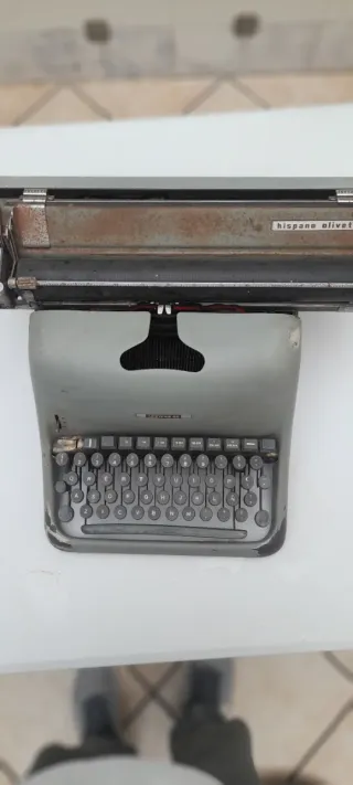 Máquina de escribir Hispano Olivetti