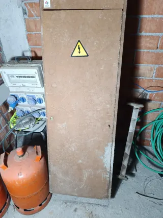 Cuadro eléctrico de obra con armario