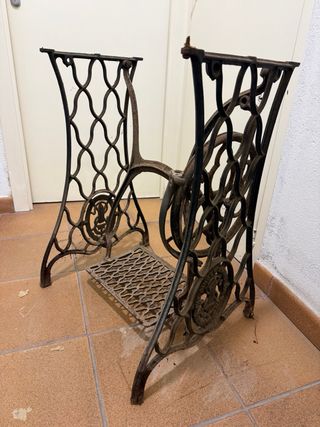 Patas de hierro para máquina de coser antigua