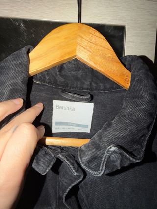 Chaqueta vaquera Bershka negra