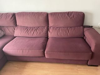 Salón comedor: sofá, mesa auxiliar y grande