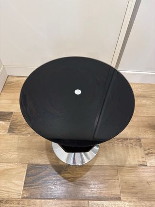 Mesa auxiliar redonda cristal y metal