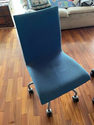 Silla de escritorio azul y gris