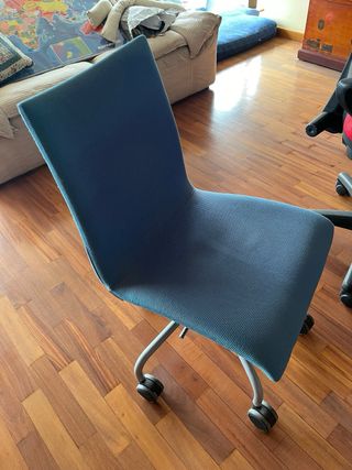 Silla de escritorio azul y gris