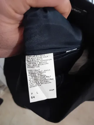 Traje Emidio Tucci Negro con chaleco.