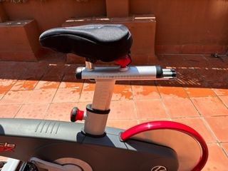 URGE VENDER - Bicicleta Spinning Life Fitness GX