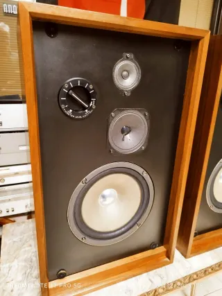 JVC-5321 MADE IN JAPAN  AÑO 1972.  ALTAVOCES.