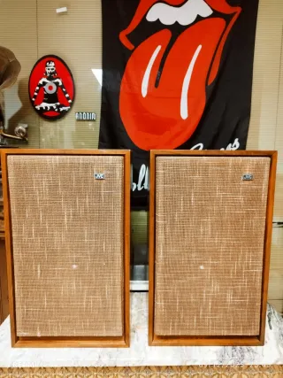 JVC-5321 MADE IN JAPAN  AÑO 1972.  ALTAVOCES.