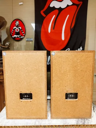 JVC-5321 MADE IN JAPAN  AÑO 1972.  ALTAVOCES.