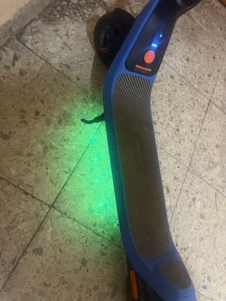 Patinete eléctrico infantil azul