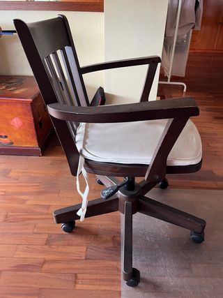 Silla de escritorio de madera y tela