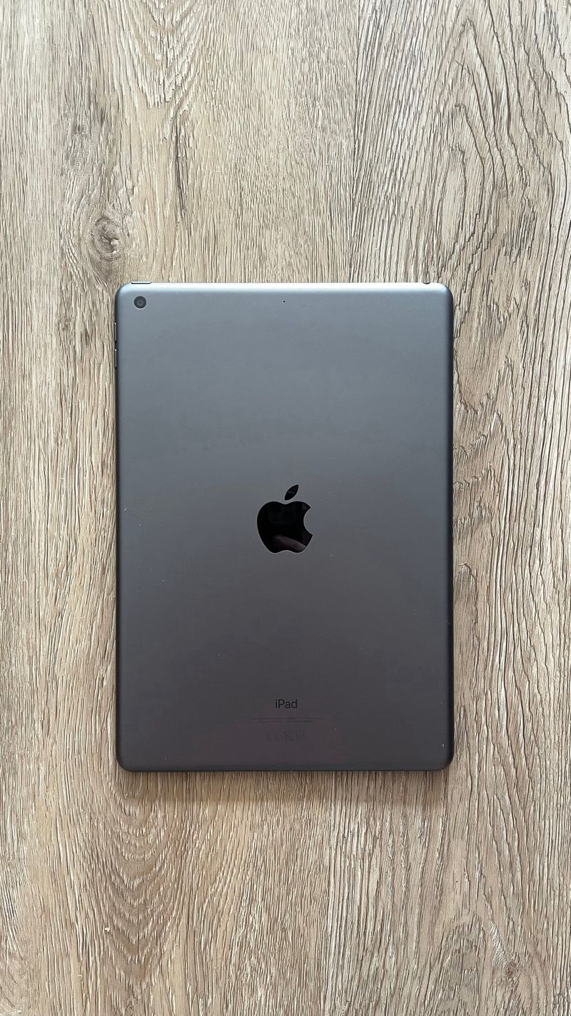 iPad 9ª Gen Plata iOS 16.2.3 afbeelding 2