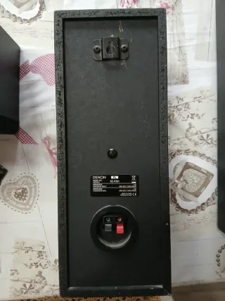 Altavoces Denon Negro