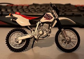 Miniatura Honda XR 400R Maisto 1:18