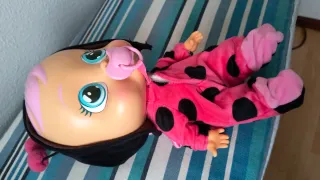 Muñeco Bebé Llorón con Pijama de Mariquita