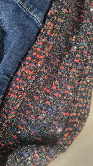 Americana Desigual con detalles brillantes