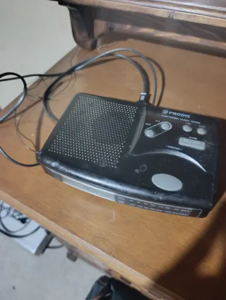 Radio despertador negro