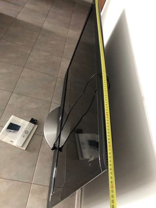 Televisor Loewe Negro y Plata