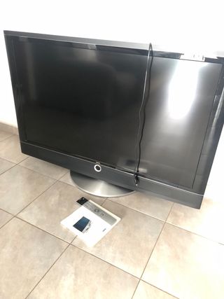 Televisor Loewe Negro y Plata