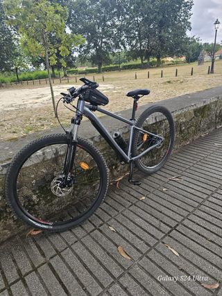 Bicicleta de montaña Rockrider gris