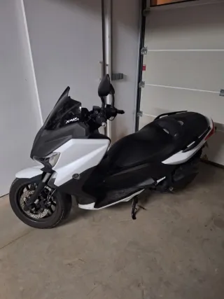 Yamaha XMAX 400 Scooter Maxi