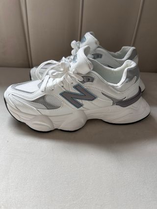 Zapatillas New Balance Blancas y Grises