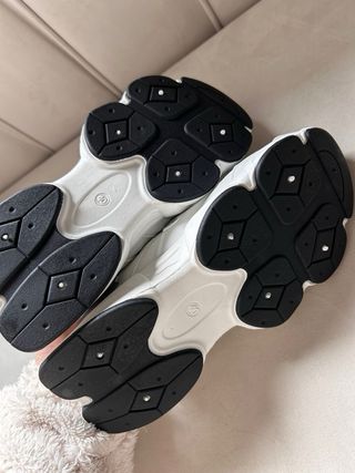 Zapatillas New Balance Blancas y Grises