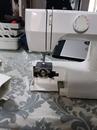 Macchina da cucire Necchi Brio semi professionale