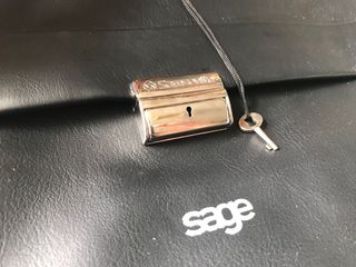 Maletin Samsonite NUEVO piel con llave de 200 euro