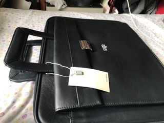 Maletin Samsonite NUEVO piel con llave de 200 euro