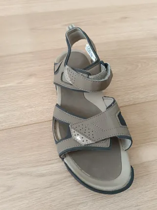 Sandalias senderismo Quechua Decathlon beige/gris